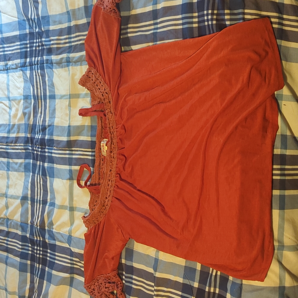 Women's peek-a-boo shoulder blouse